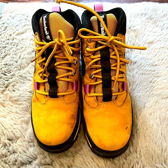 TIMBERLANDS - Picture 3 of 5